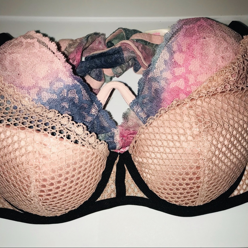 NWOT Pink & Victoria Secret bras